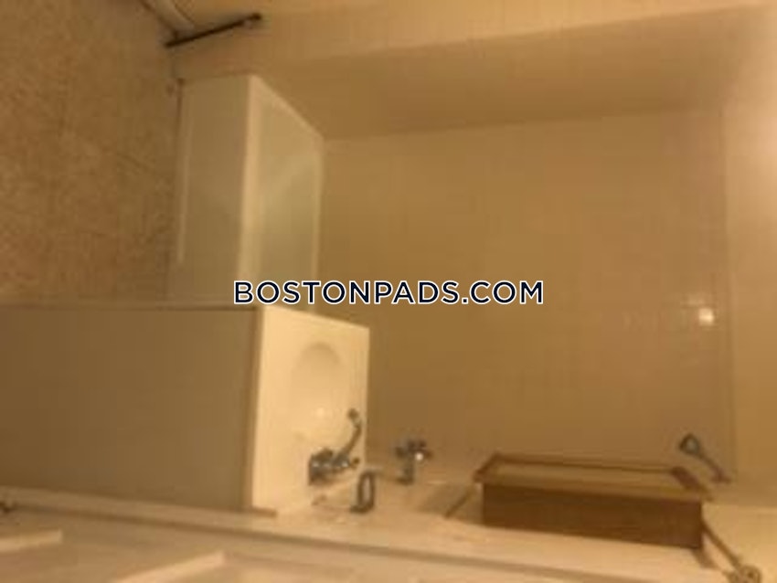 BOSTON - BRIGHTON - OAK SQUARE - 2 Beds, 1 Bath - Image 2