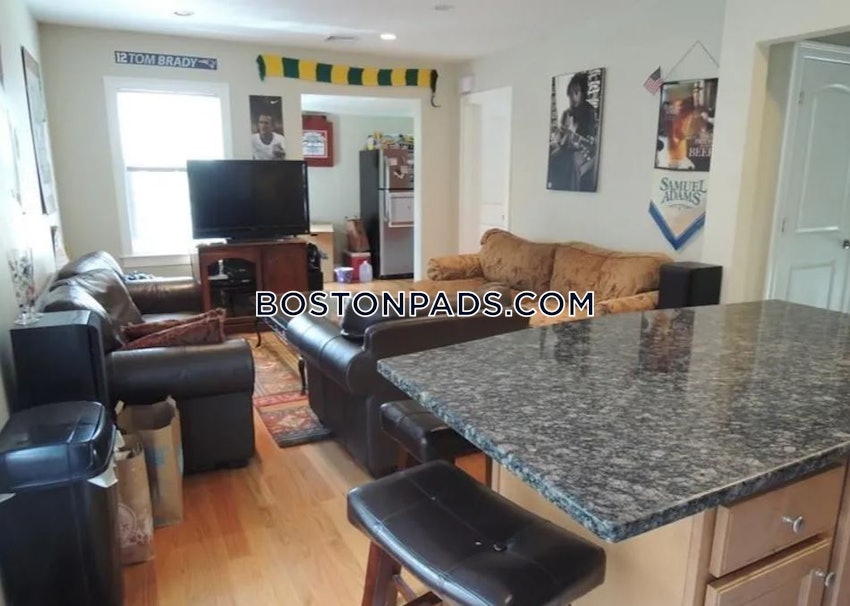 SOMERVILLE - TUFTS - 4 Beds, 2 Baths - Image 1