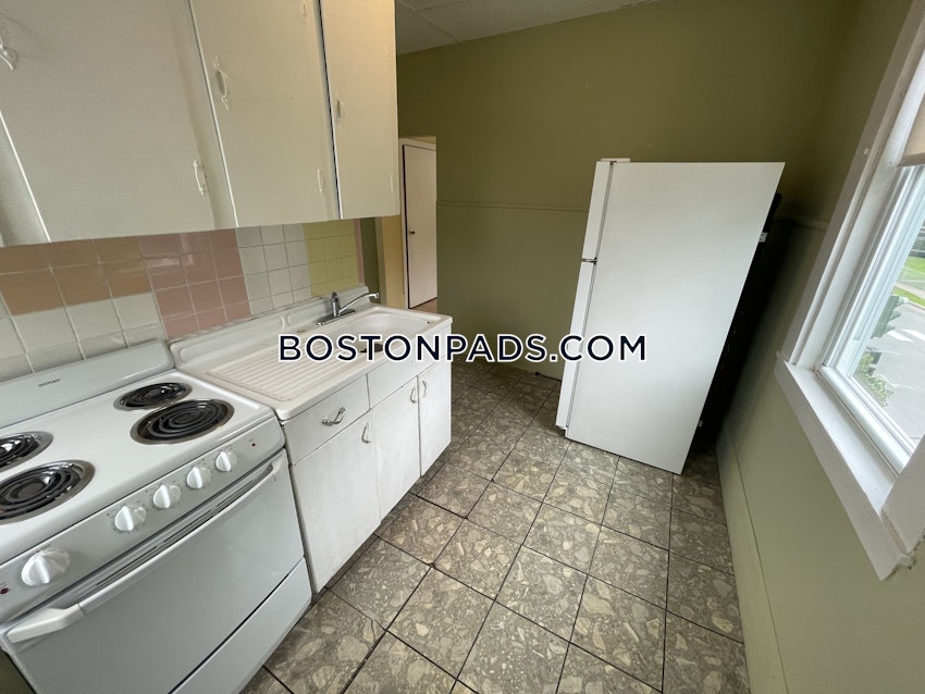 NEWTON - NEWTON CENTRE - 1 Bed, 1 Bath - Image 4