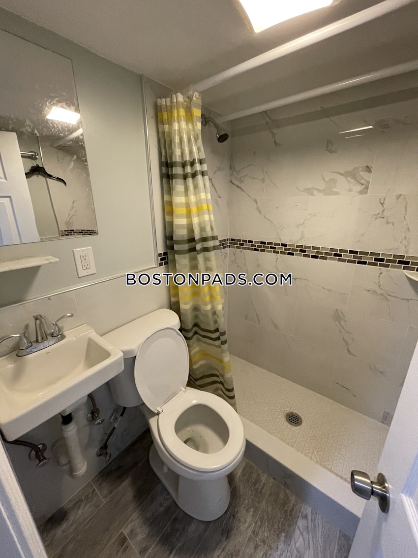 BOSTON - CHINATOWN - 3 Beds, 2.5 Baths - Image 9