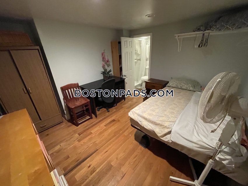 BOSTON - CHINATOWN - 3 Beds, 2.5 Baths - Image 8