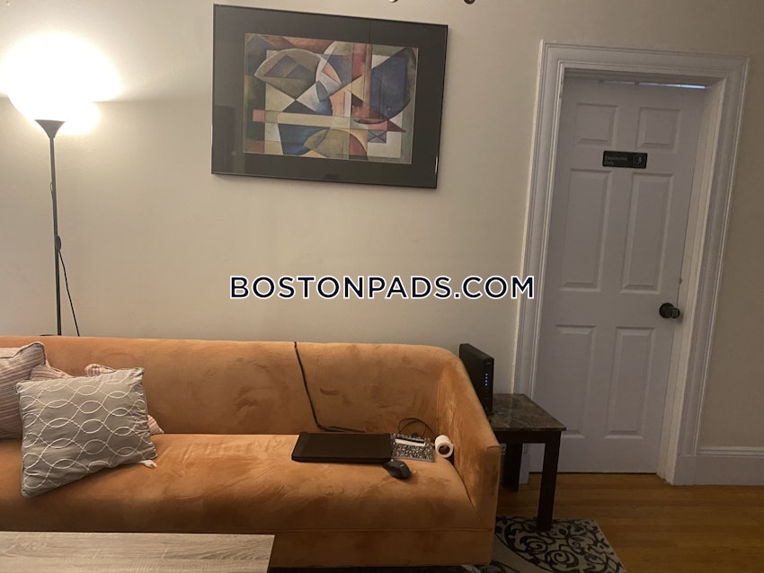 BOSTON - ALLSTON - 3 Beds, 1 Bath - Image 4