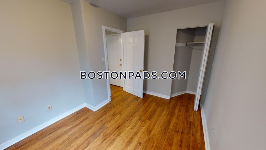 BOSTON - NORTH END - 3 Beds, 1 Bath - Image 4