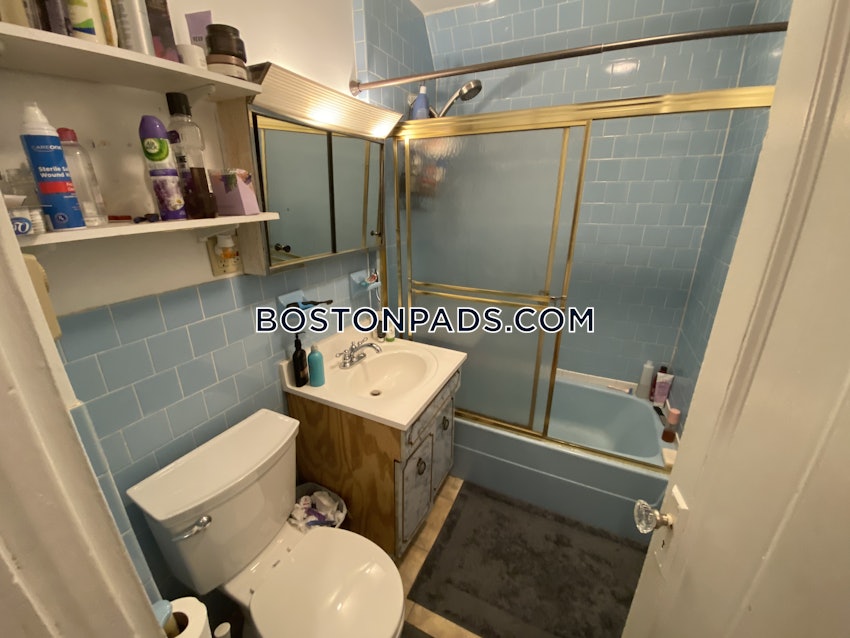 BOSTON - BRIGHTON - OAK SQUARE - 3 Beds, 1 Bath - Image 7