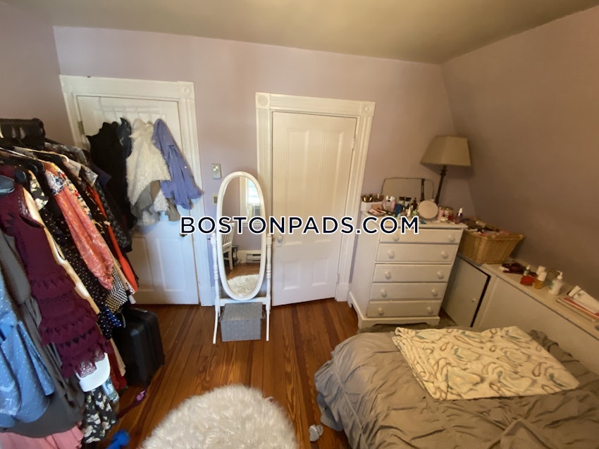 BOSTON - BRIGHTON - OAK SQUARE - 3 Beds, 1 Bath - Image 3