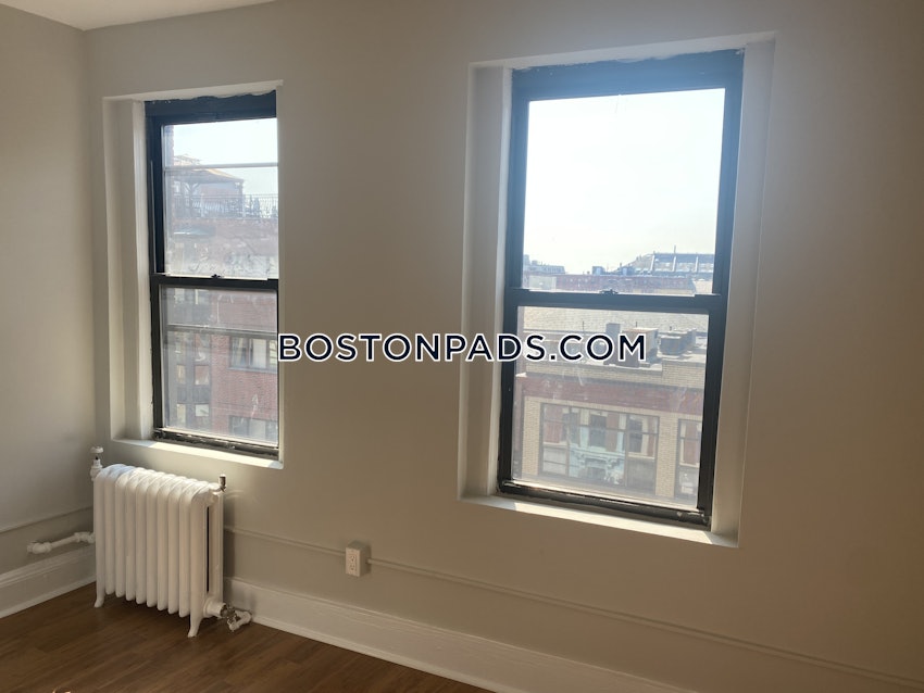 BOSTON - NORTH END - 3 Beds, 1 Bath - Image 4