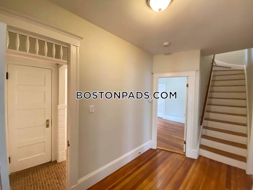 SOMERVILLE - TUFTS - 4 Beds, 2 Baths - Image 15