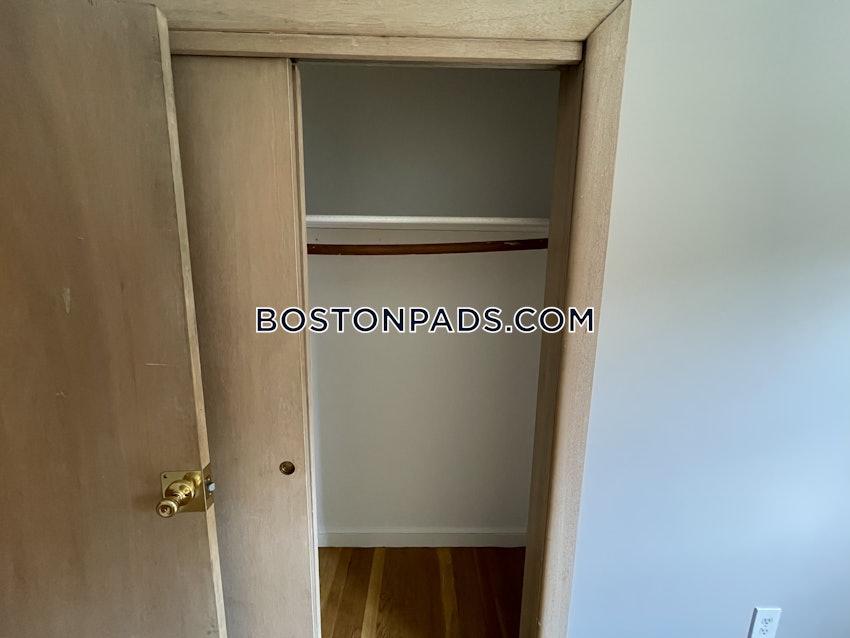 BOSTON - BRIGHTON - OAK SQUARE - 1 Bed, 1 Bath - Image 8