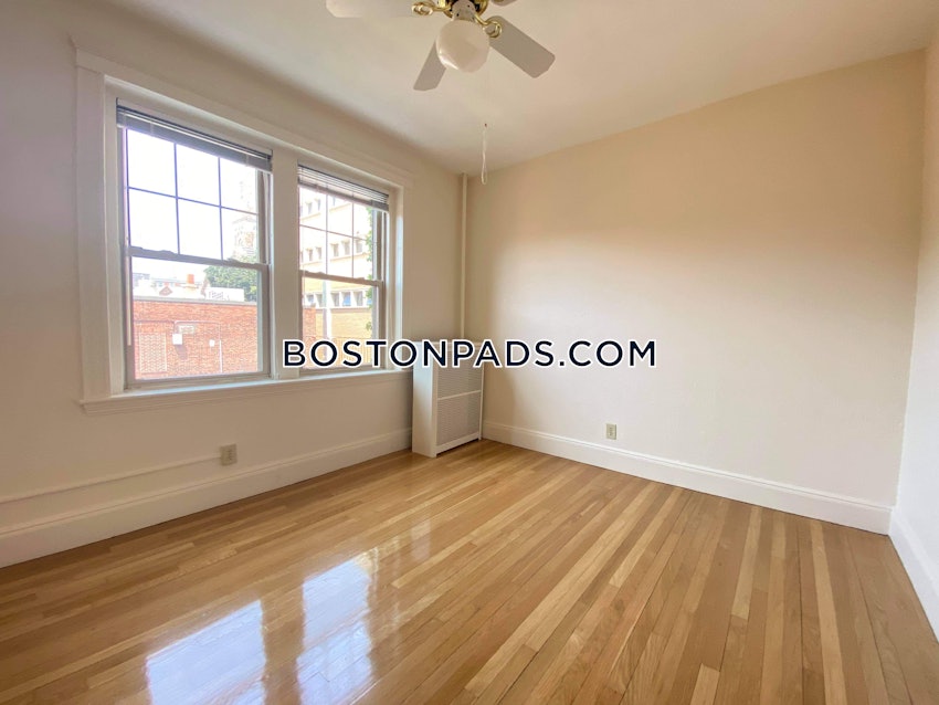 BROOKLINE- COOLIDGE CORNER - 3 Beds, 1 Bath - Image 40