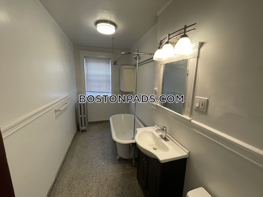 CAMBRIDGE - PORTER SQUARE - 3 Beds, 2 Baths - Image 31