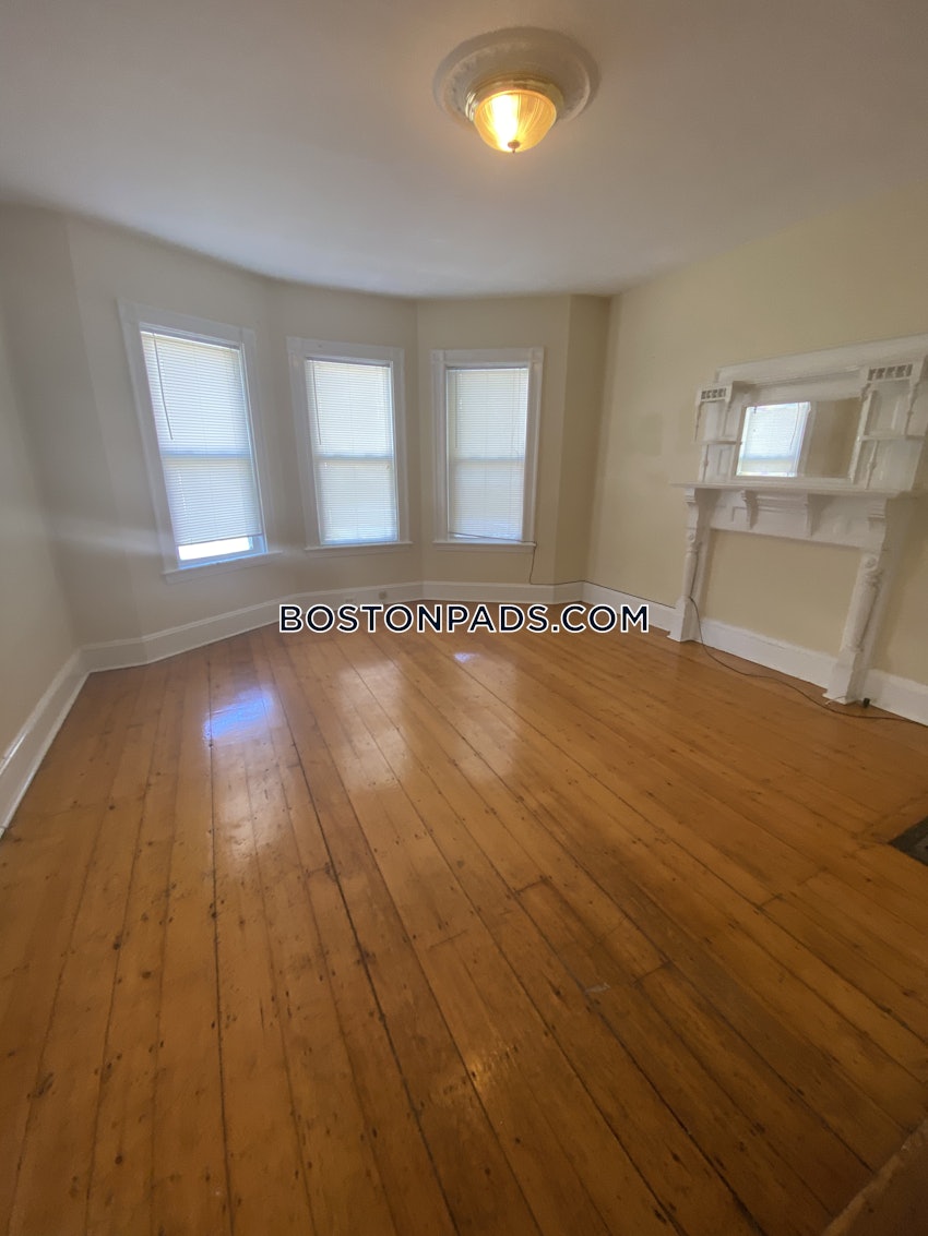 BOSTON - LOWER ALLSTON - 5 Beds, 3 Baths - Image 3