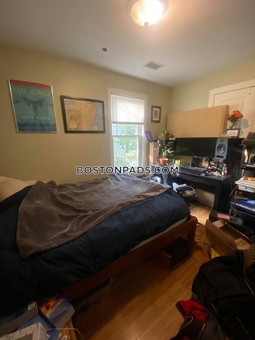 BOSTON - JAMAICA PLAIN - HYDE SQUARE - 4 Beds, 2 Baths - Image 4