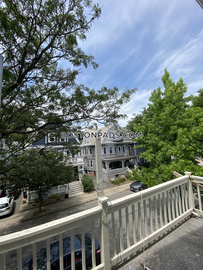 Somerville - $4,750+ /month