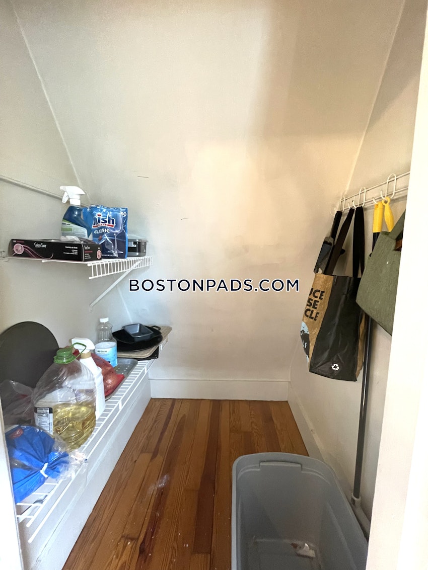 BOSTON - BRIGHTON - OAK SQUARE - 3 Beds, 1 Bath - Image 30