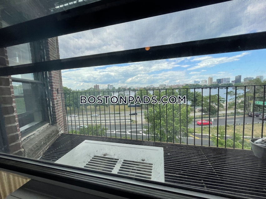 BOSTON - FENWAY/KENMORE - 3 Beds, 2 Baths - Image 13