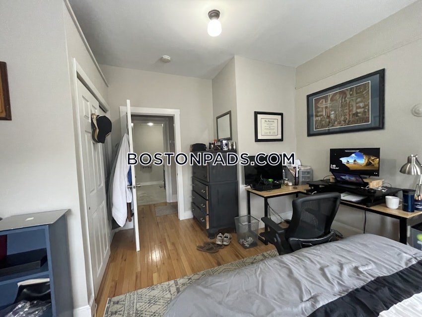 BOSTON - FENWAY/KENMORE - 3 Beds, 2 Baths - Image 9