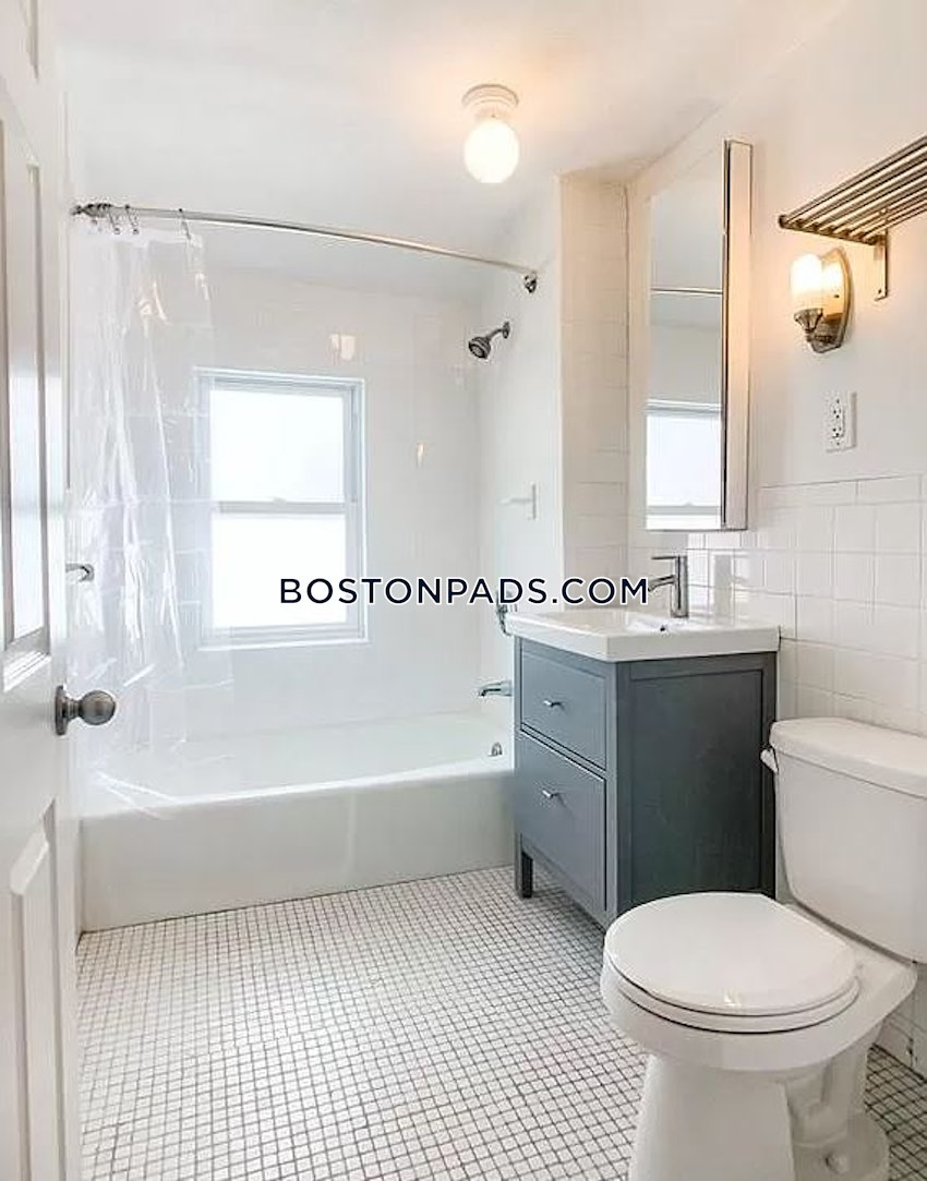 MEDFORD - TUFTS - 4 Beds, 2 Baths - Image 9