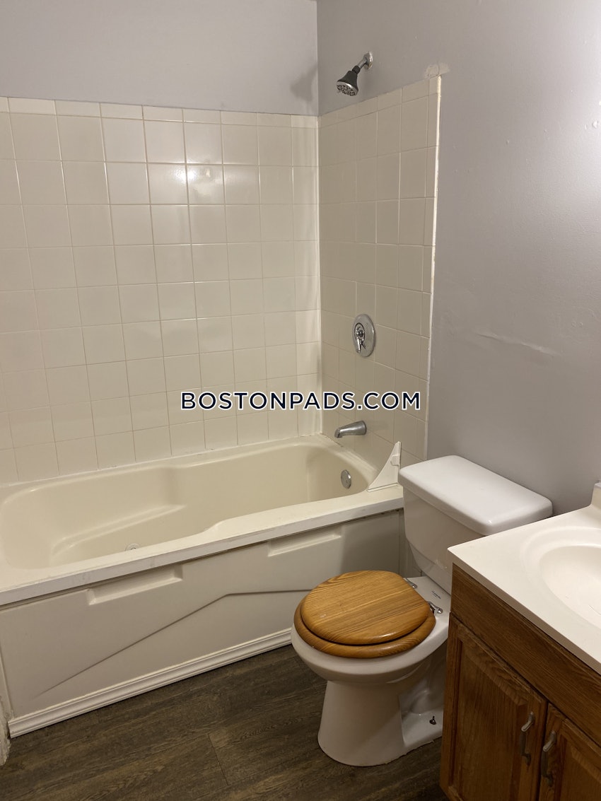 BOSTON - DORCHESTER - UPHAMS CORNER - 3 Beds, 1.5 Baths - Image 5
