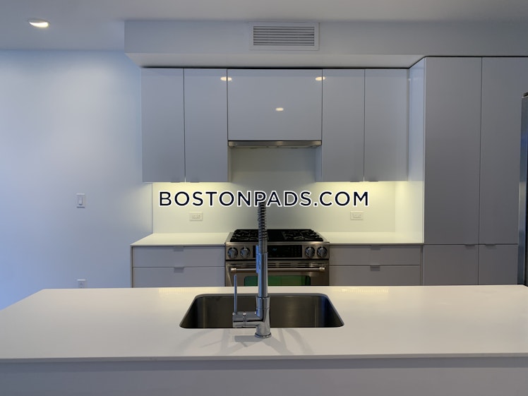 West Broadway, Boston