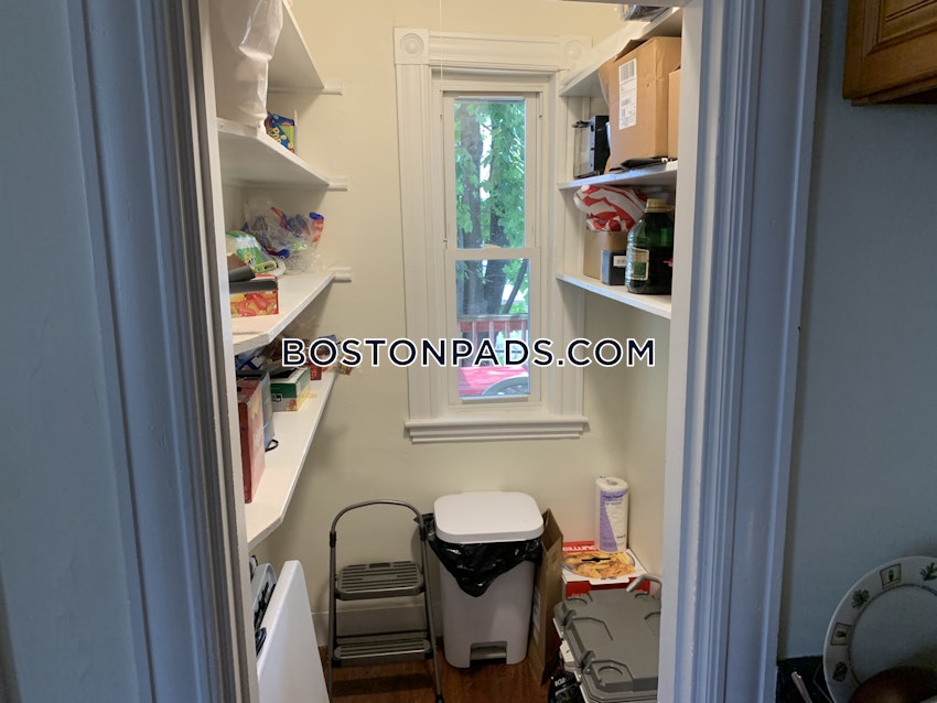 BOSTON - DORCHESTER/SOUTH BOSTON BORDER - 3 Beds, 1 Bath - Image 10