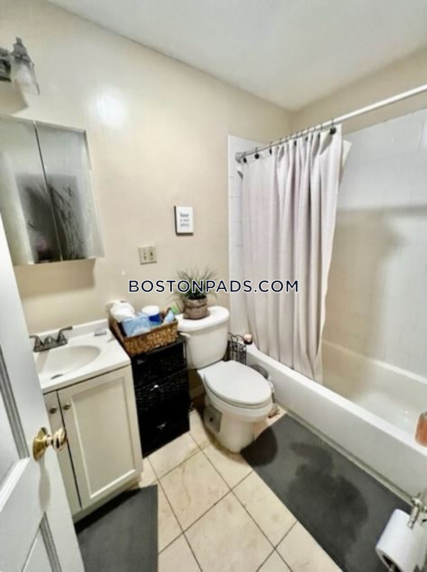 BOSTON - NORTH END - 3 Beds, 2 Baths - Image 9