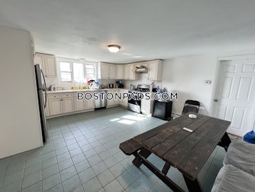 Boston - 4 Beds, 2 Baths