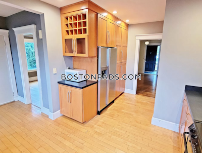 Brookline 3 Bed 1 Bath BROOKLINE- WASHINGTON SQUARE $5,000  Washington Square - $4,300 No Fee