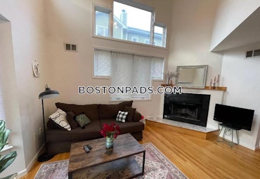 Boston - 6 Beds, 3 Baths