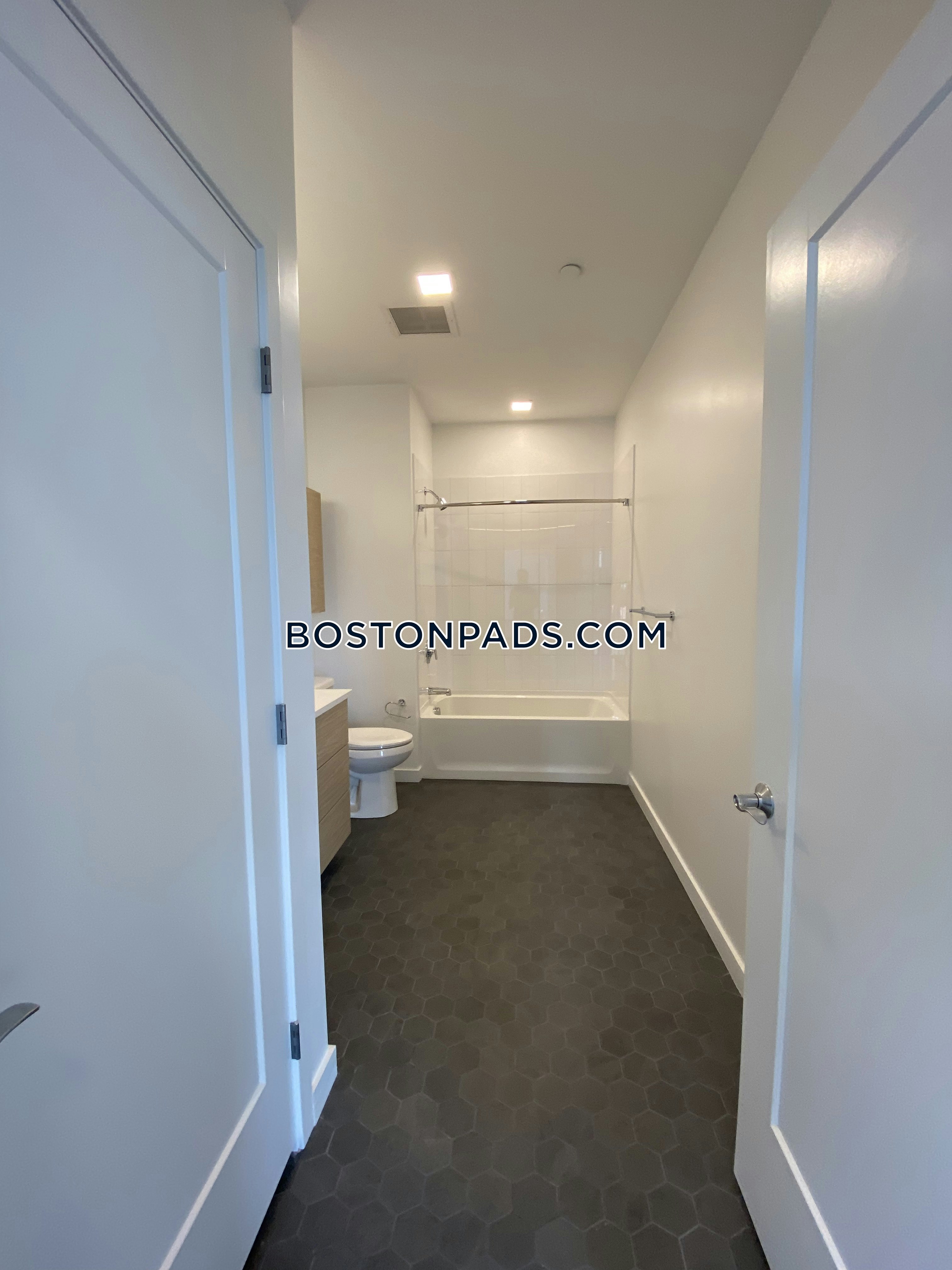 Newton - 2 Beds, 2 Baths