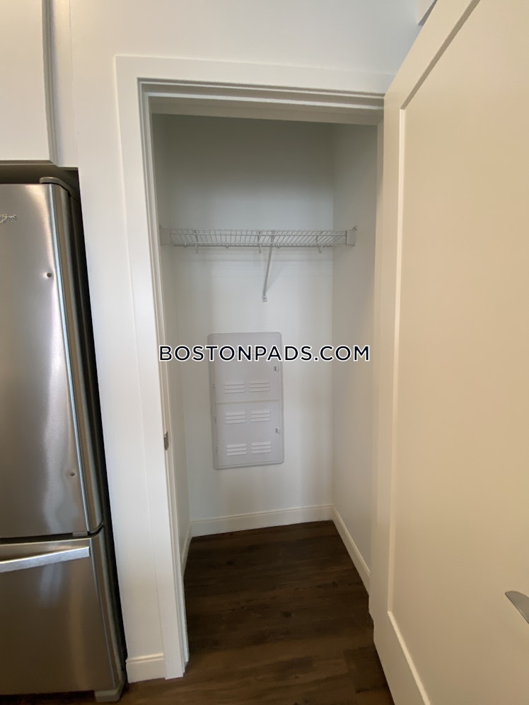 Washington St., Newton