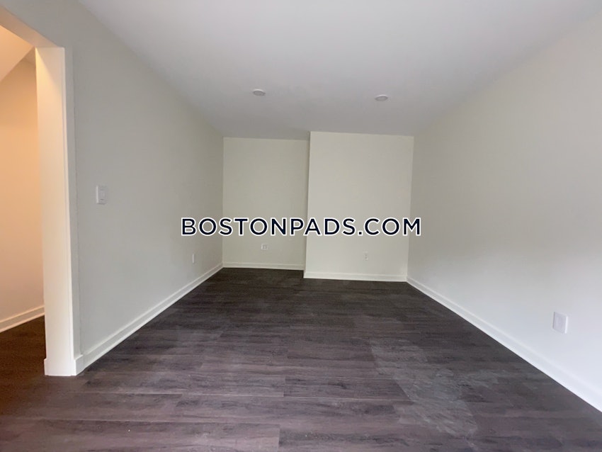 CAMBRIDGE - MT. AUBURN/BRATTLE/ FRESH POND - 3 Beds, 1 Bath - Image 10