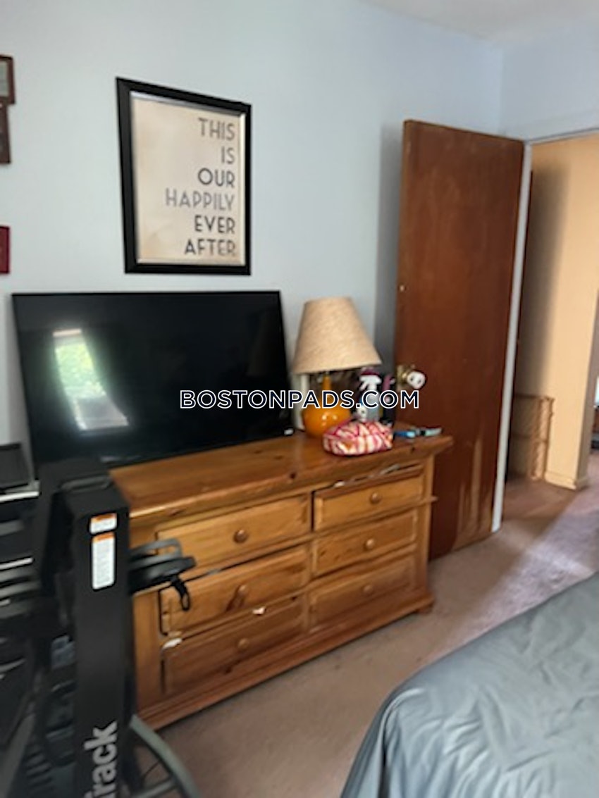 NEWTON - CHESTNUT HILL - 2 Beds, 1 Bath - Image 3