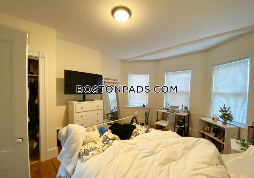 BOSTON - DORCHESTER - SAVIN HILL - 4 Beds, 2 Baths - Image 7