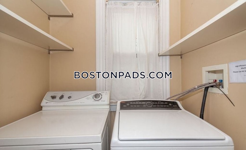 BOSTON - DORCHESTER/SOUTH BOSTON BORDER - 5 Beds, 1 Bath - Image 1