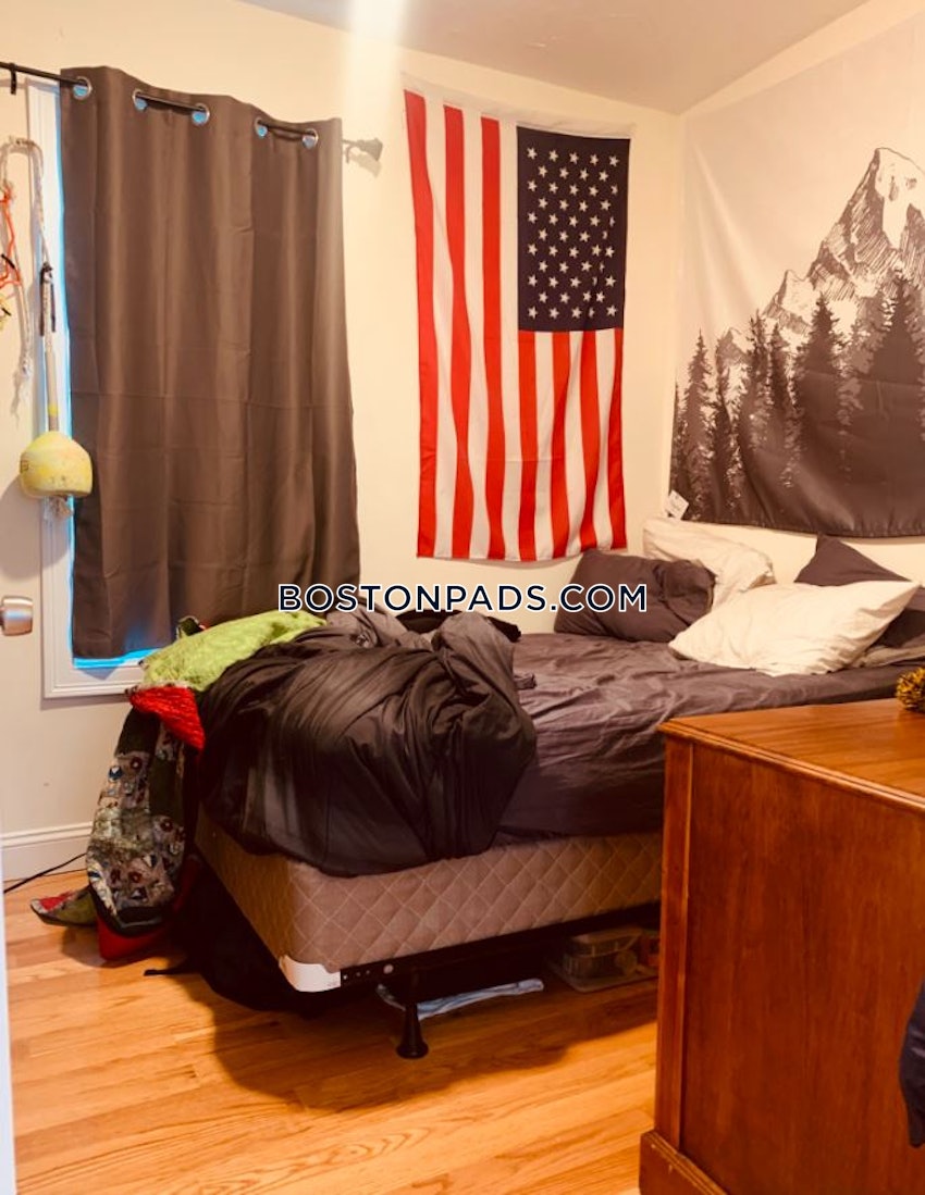 BOSTON - DORCHESTER/SOUTH BOSTON BORDER - 3 Beds, 1 Bath - Image 10