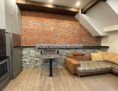 Harrison Ave./>, Boston