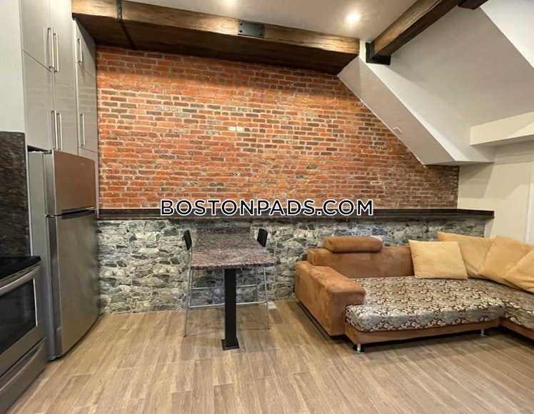 Commonwealth Ave., Boston