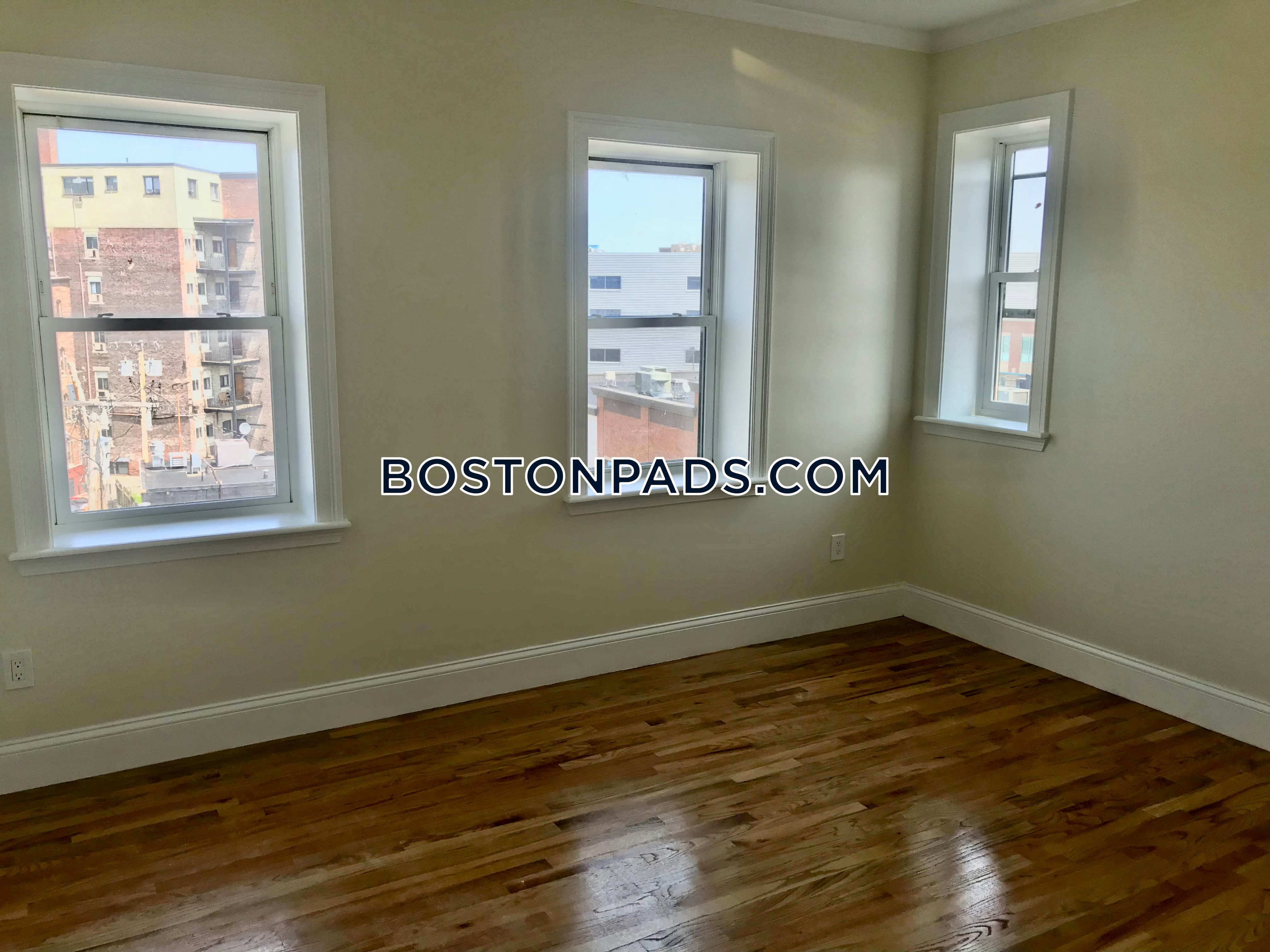 Boston - 5 Beds, 2 Baths