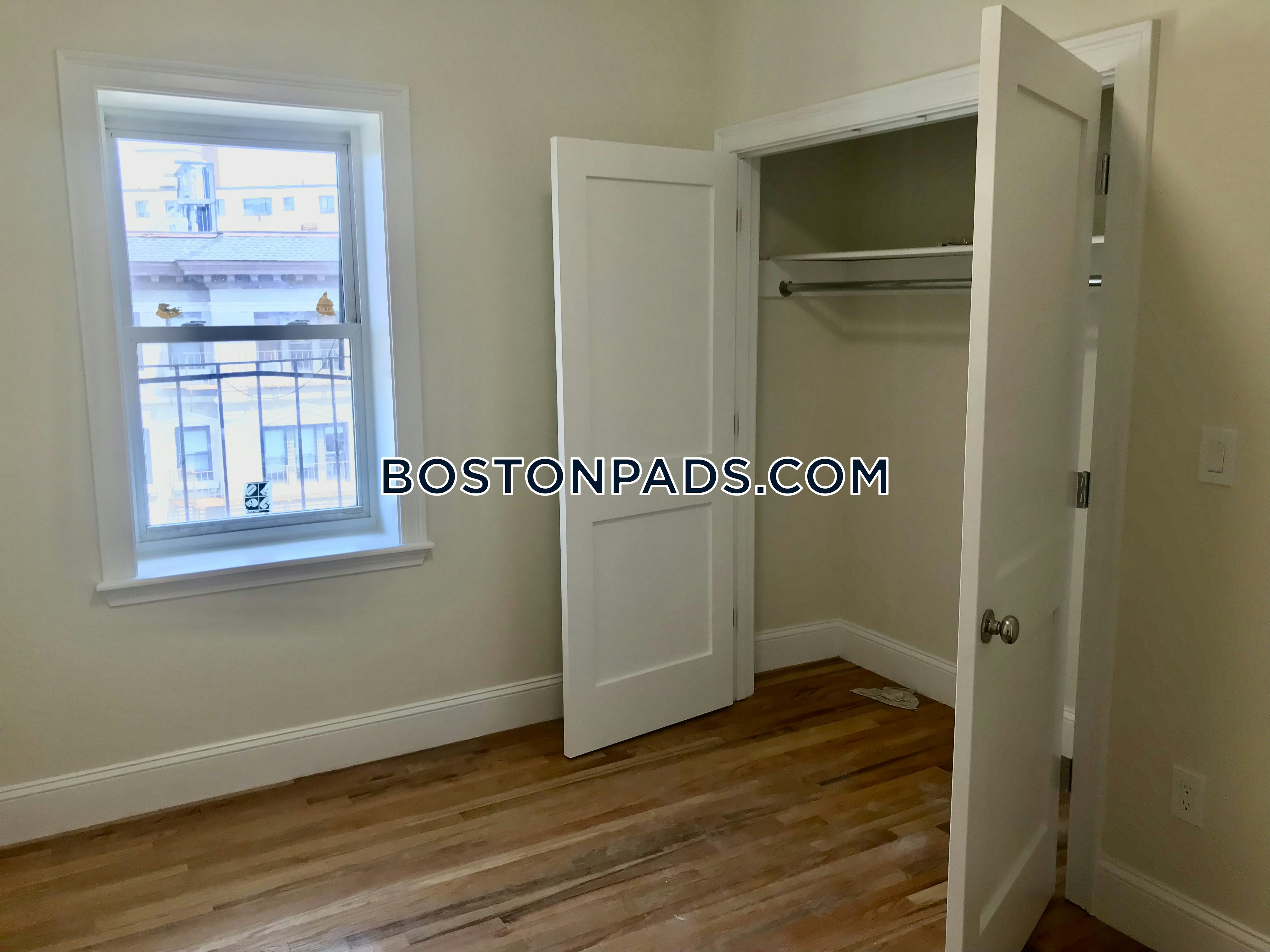 Boston - 5 Beds, 2 Baths