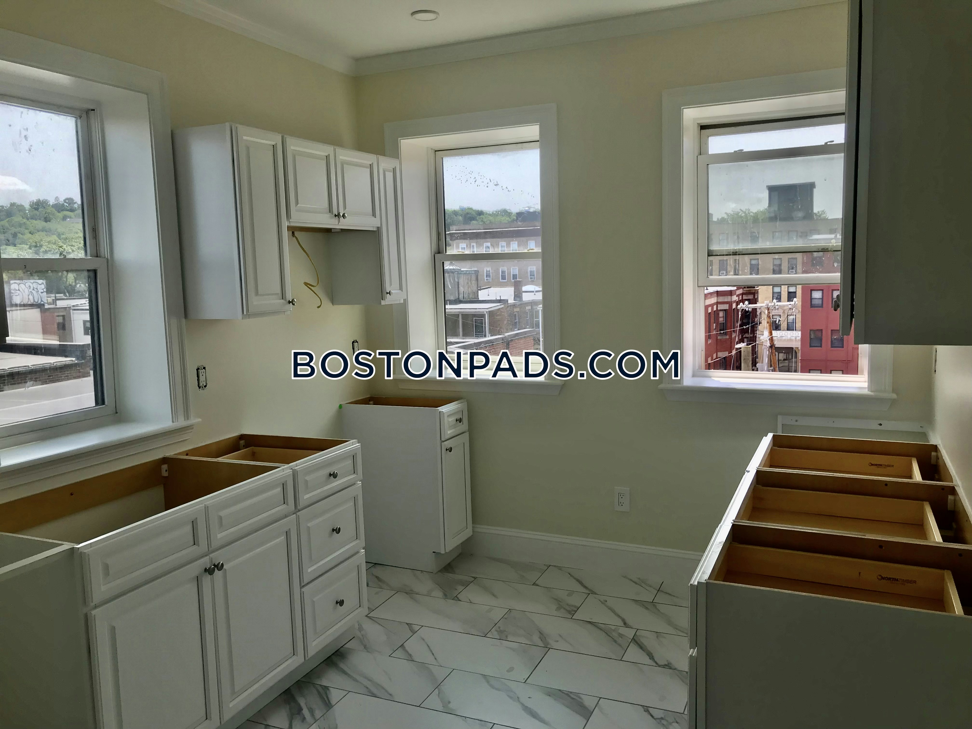 Boston - 5 Beds, 2 Baths