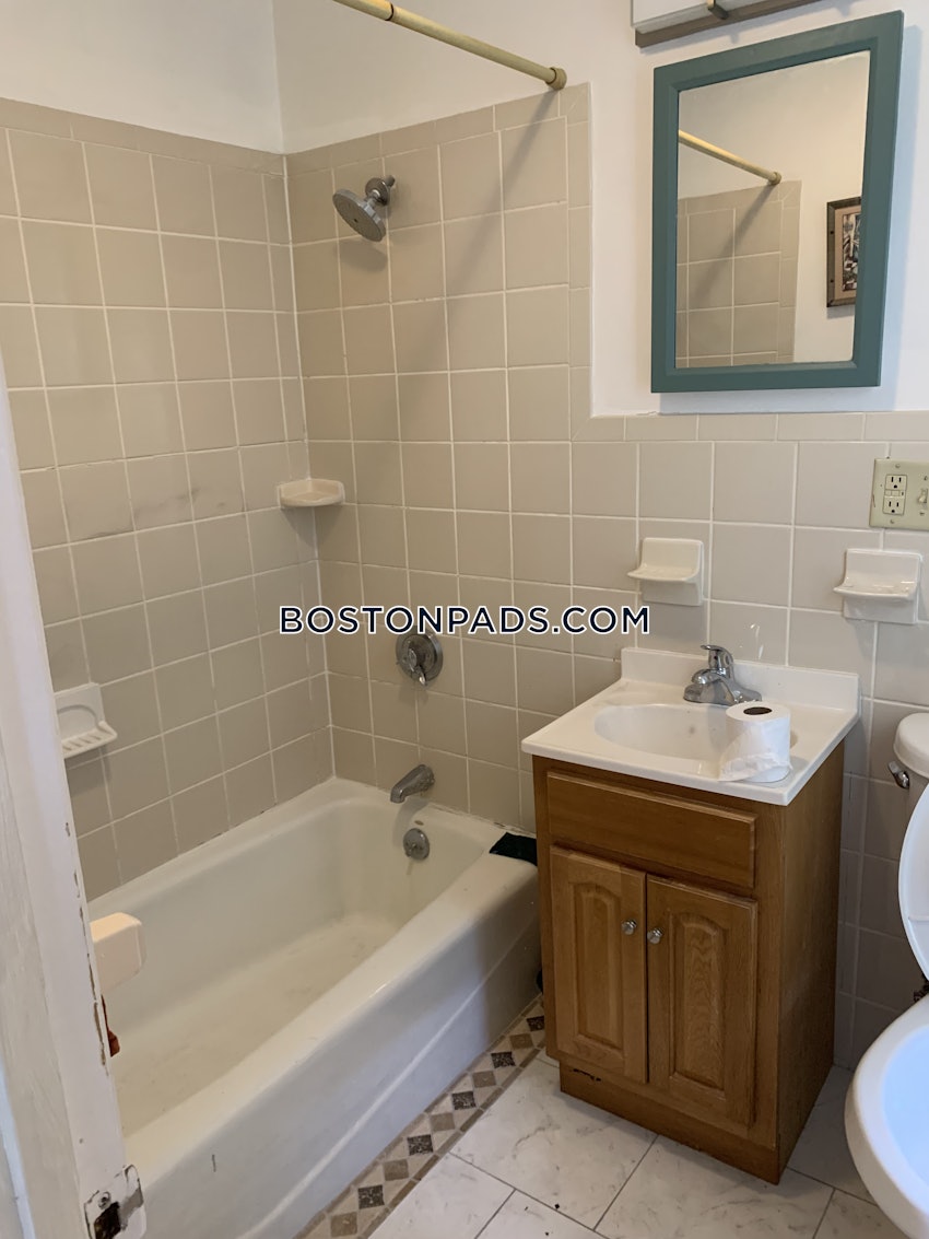 BOSTON - FORT HILL - 2 Beds, 1 Bath - Image 5