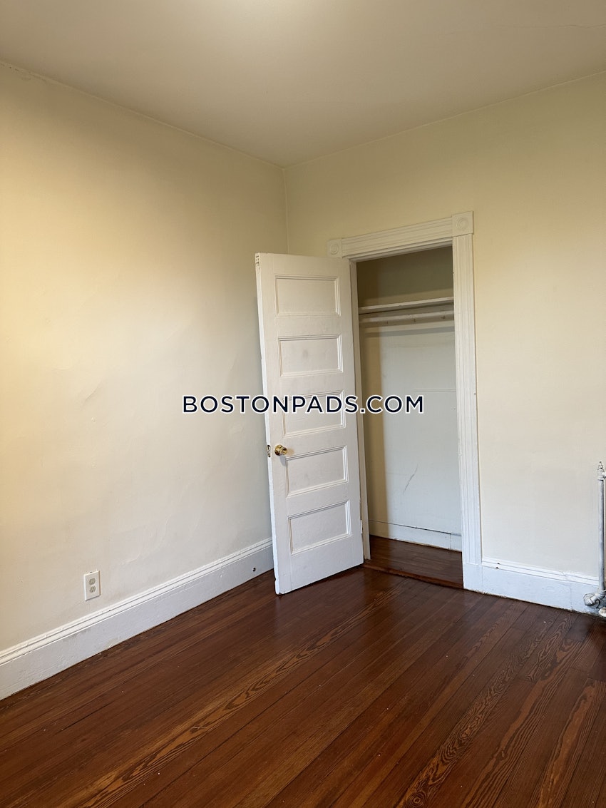 BOSTON - DORCHESTER/SOUTH BOSTON BORDER - 4 Beds, 2 Baths - Image 9