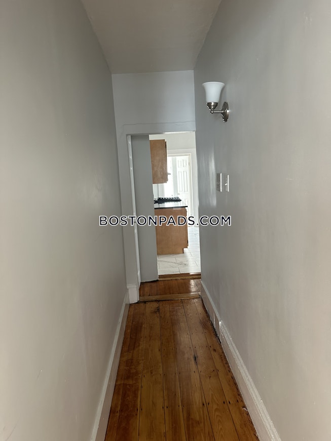 Boston - $2,400+ /mo