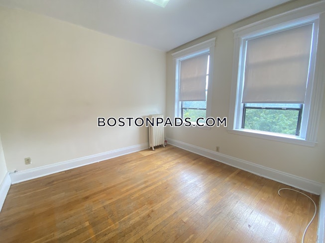 Boston - $2,400+ /mo