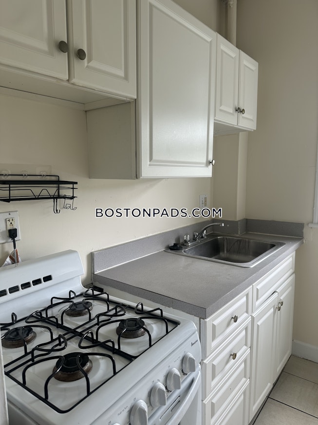 Boston - $2,400+ /mo