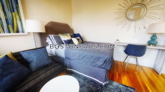 Commonwealth Ave. Boston