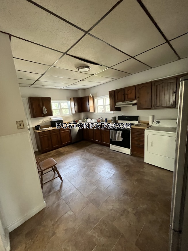 Boston - $3,900+ /mo