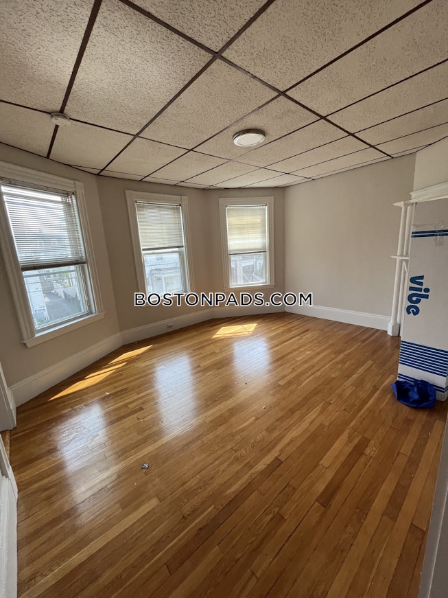 Boston - $3,900+ /mo