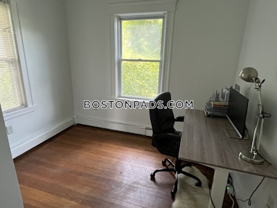 Newton 6 Bed 2.5 Bath NEWTON  Chestnut Hill - $6,750 No Fee