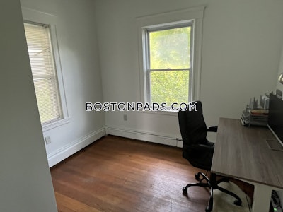 Newton 6 Bed 2.5 Bath NEWTON  Chestnut Hill - $6,750 No Fee